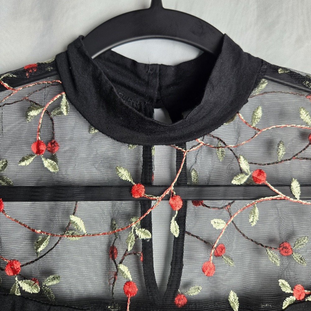 Green Envelope Mesh Cherry Embroidered Tiered Ruffles Sleeves Shirt Womens Small